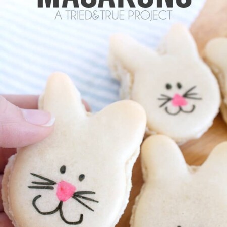 These Easter Bunny Macarons would make an adorable addition to your Easter table!